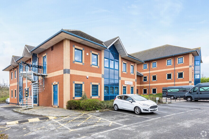 St Catherines Ct, Sunderland à louer - Photo principale – Image 1 sur 2
