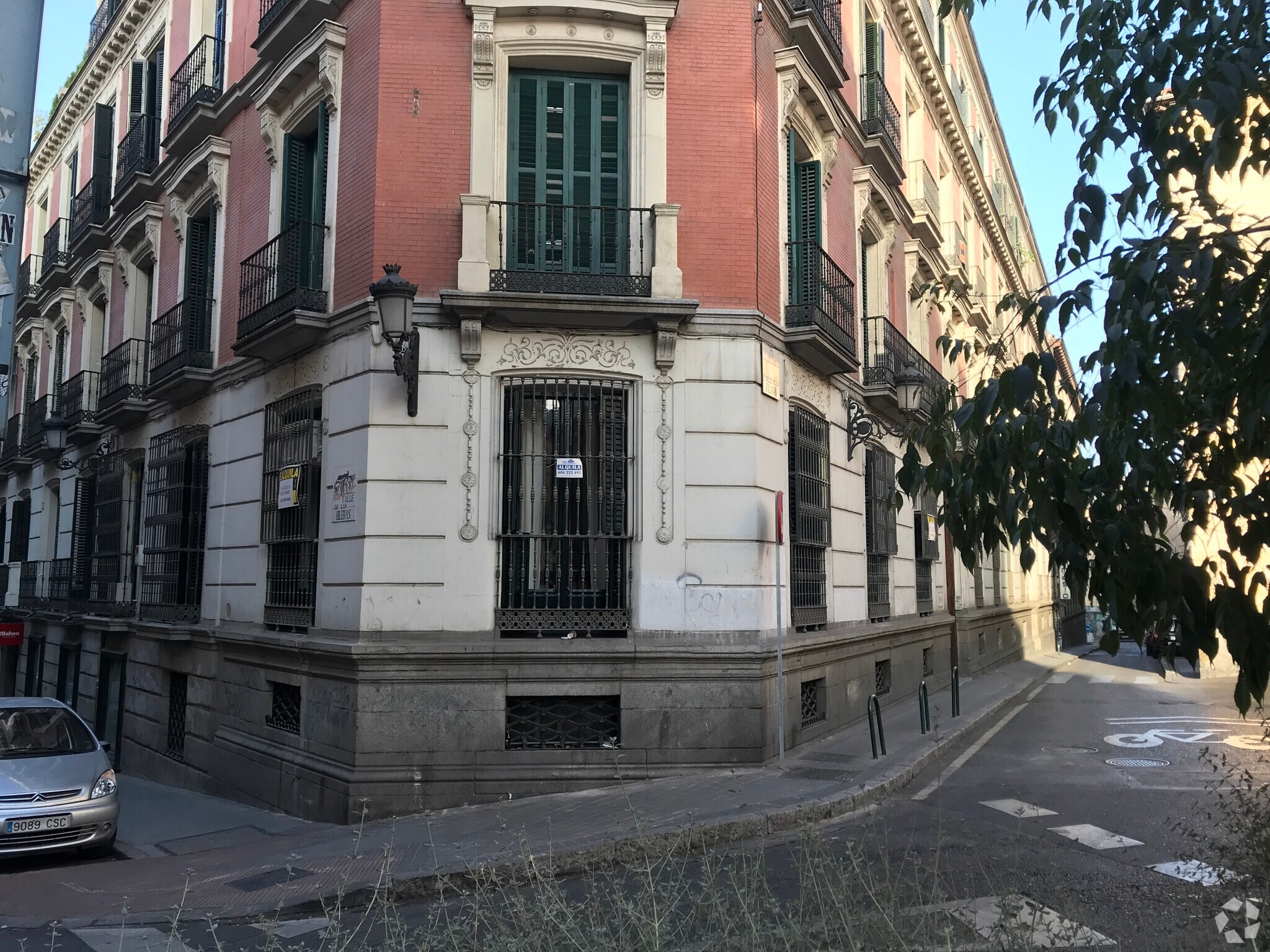 Immeuble residentiel dans Madrid, Madrid à vendre Photo intérieure– Image 1 sur 2