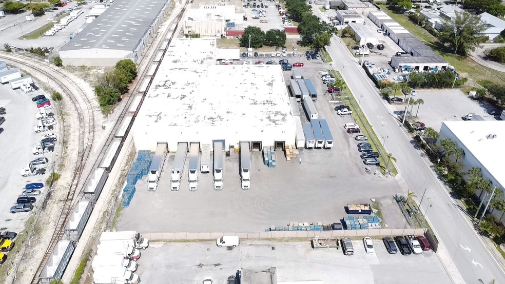 1240 W 13th St, Riviera Beach, FL à louer - Aérien – Image 2 sur 8