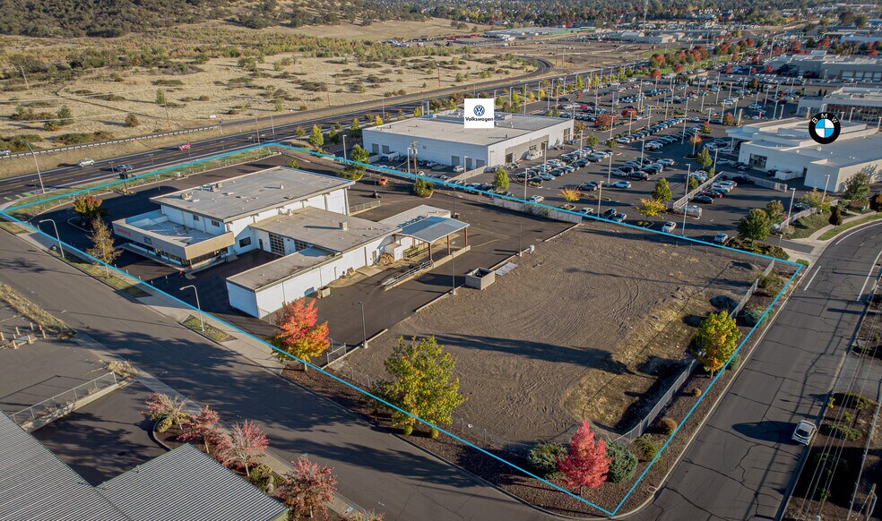 1492 Burlcrest Dr, Medford, OR à vendre - Photo de l’immeuble – Image 2 sur 21