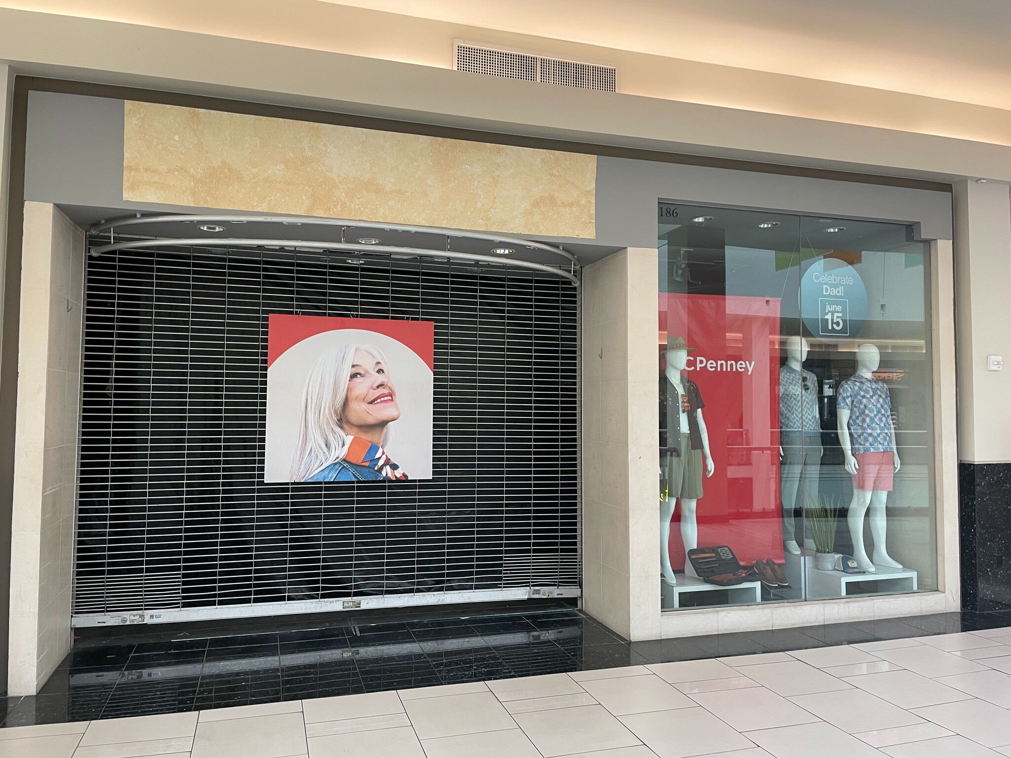 9301 Tampa Ave, Northridge, CA à louer Photo intérieure– Image 1 sur 1