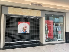 9301 Tampa Ave, Northridge, CA à louer Photo intérieure– Image 1 sur 1