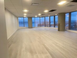 320 Granville St, Vancouver, BC à louer Photo intérieure– Image 1 sur 9