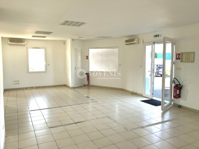 Plus de détails pour Route De Vierzon, Saint-Doulchard - Bureau à louer