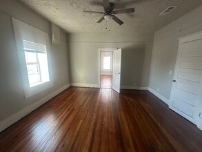 921 Donald Lee Hollowell Pkwy NW, Atlanta, GA à louer Photo intérieure– Image 2 sur 6