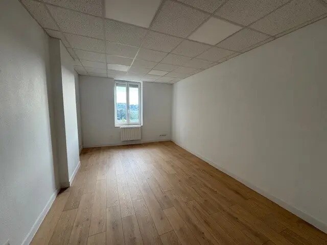 Bureau dans Saint-Étienne à vendre - Photo de l’immeuble – Image 3 sur 6