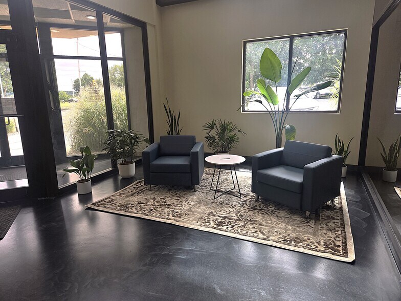 850 High St, Holyoke, MA à louer - Hall d’entrée – Image 2 sur 18