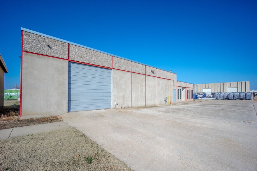 3152 Broce Dr, Norman, OK à louer - Photo de l’immeuble – Image 2 sur 32