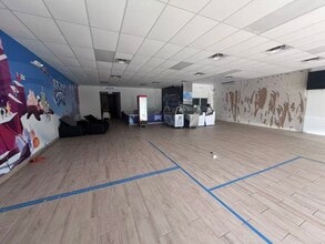 1001-1015 W Vine St, Kissimmee, FL à louer Photo intérieure– Image 1 sur 9