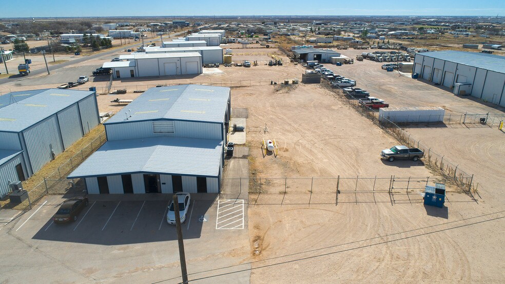 7907 W Industrial Ave, Midland, TX à louer - Photo de l’immeuble – Image 2 sur 17