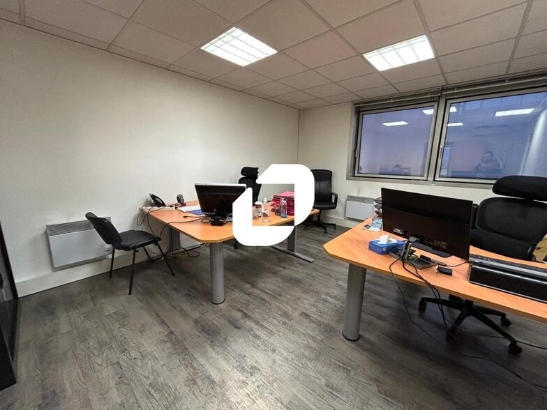 Bureau dans Noisy-le-Grand à vendre - Photo intérieure – Image 3 sur 10
