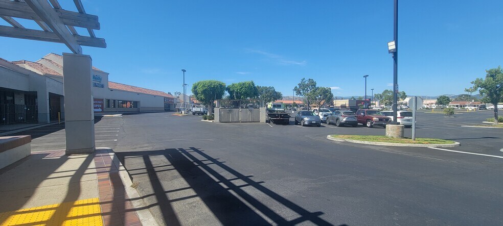 611-627 N Broadway, Escondido, CA à louer - Photo de l’immeuble – Image 3 sur 23