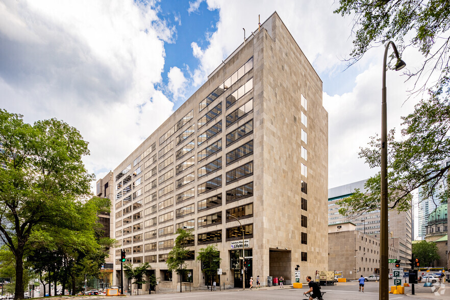 1060 Boul Robert-Bourassa, Montréal, QC à louer - Photo de l’immeuble – Image 2 sur 4