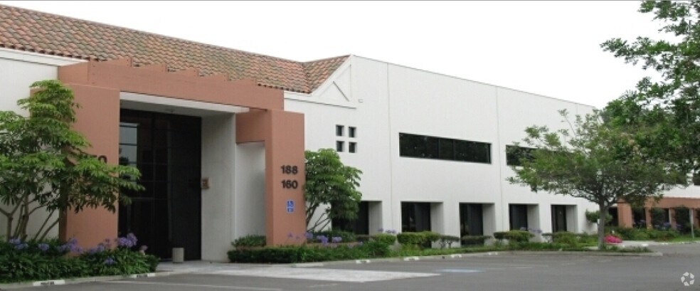 100-198 Camino Ruiz, Camarillo, CA à louer - Photo de l’immeuble – Image 2 sur 5