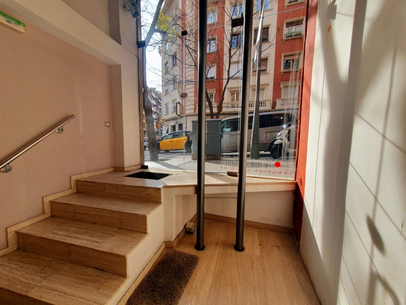 Bureaux/Local commercial dans Barcelone, Barcelona à louer Photo intérieure– Image 1 sur 9