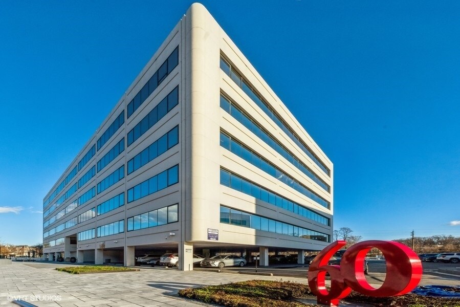 60 Cutter Mill Rd, Great Neck, NY à louer Photo principale– Image 1 sur 21