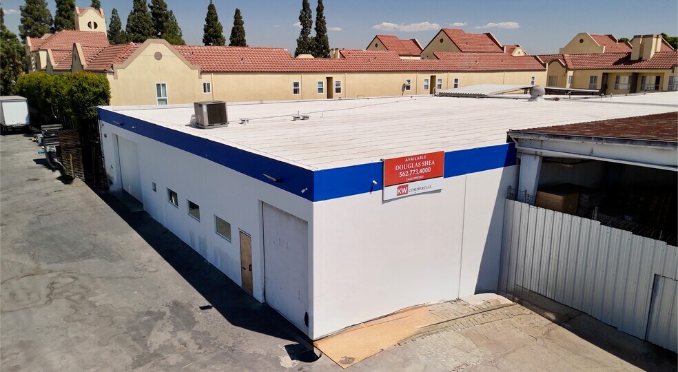 7734 Alondra Blvd, Paramount, CA à louer - Photo de l’immeuble – Image 1 sur 9