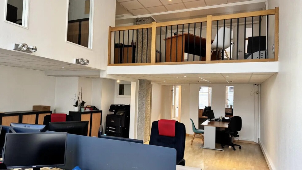 Local d'activités dans Lyon à vendre - Photo de l’immeuble – Image 3 sur 8