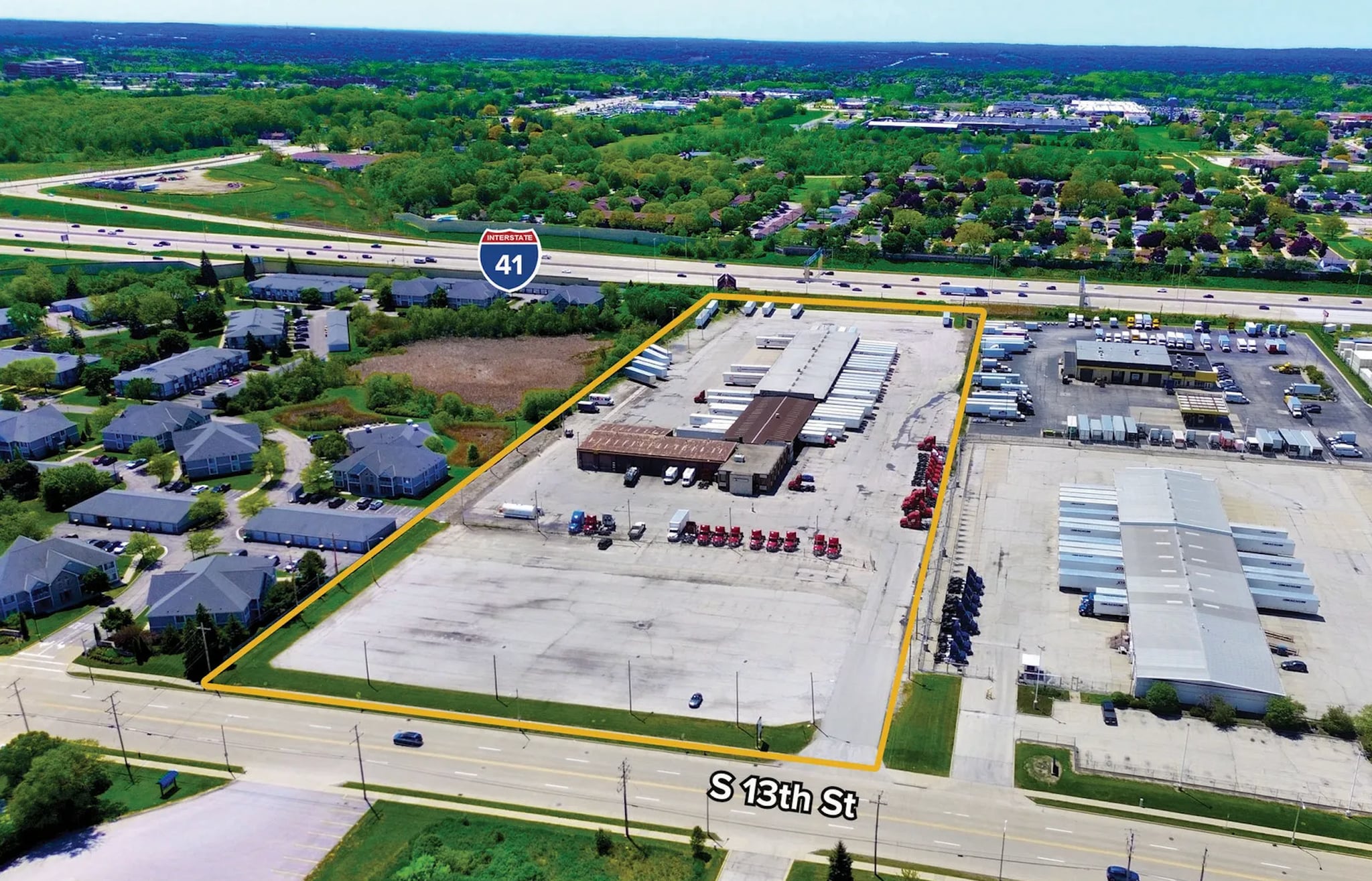 6801 S 13th St, Milwaukee, WI à louer Photo principale– Image 1 sur 3