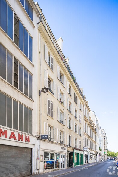 47 Rue De Laborde, Paris à louer - Photo principale – Image 1 sur 3