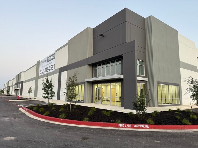 Plus de détails pour 500 Wonder World Dr, San Marcos, TX - Industriel/Logistique à louer