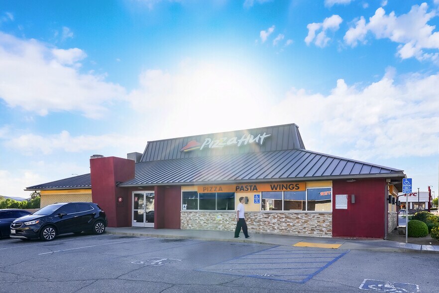 1860 W Ramsey St, Banning, CA à vendre - Photo de l’immeuble – Image 3 sur 5