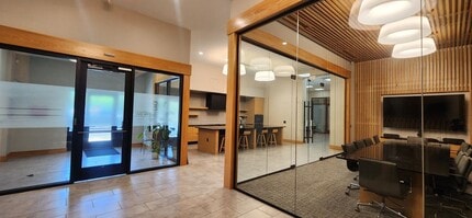 240 N Tarragona St, Pensacola, FL à louer Photo de l’immeuble– Image 1 sur 19