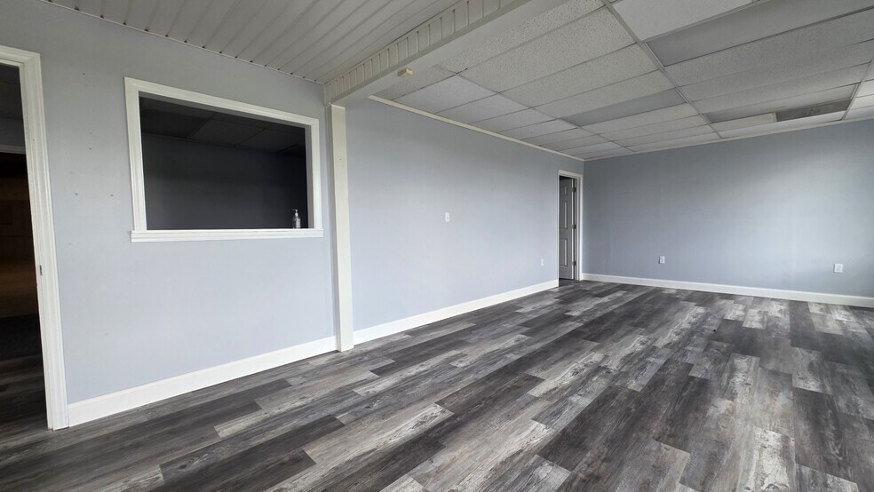 1728 Old Gray Station Rd, Johnson City, TN à louer - Photo de l’immeuble – Image 2 sur 6