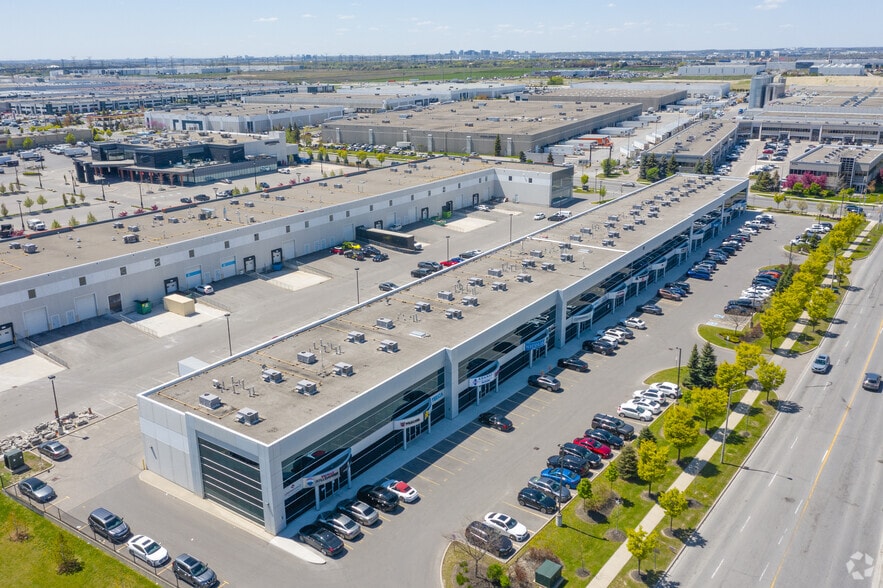 81 Zenway Blvd, Vaughan, ON à louer - Aérien – Image 3 sur 9