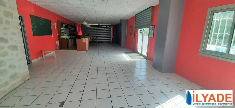 Local commercial dans VITROLLES à louer - Photo intérieure – Image 2 sur 5