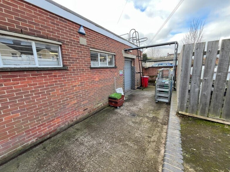 335-337 Woodbridge Rd, Ipswich à louer - Photo de l’immeuble – Image 3 sur 3