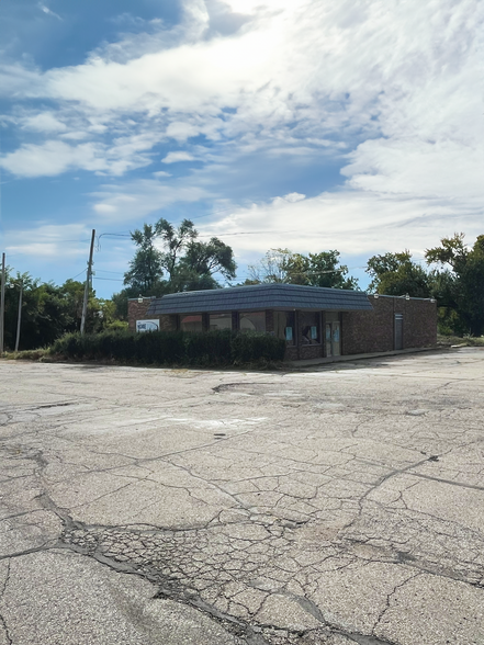 120 S Clark St, Albion, MI à vendre - Photo de l’immeuble – Image 3 sur 5