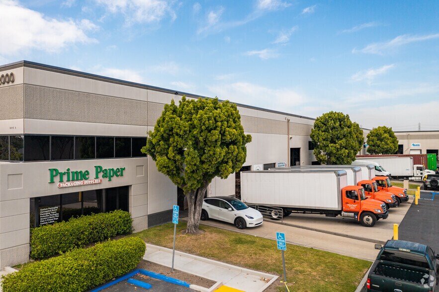 12000 Woodruff Ave, Downey, CA à louer - Photo de l’immeuble – Image 3 sur 4