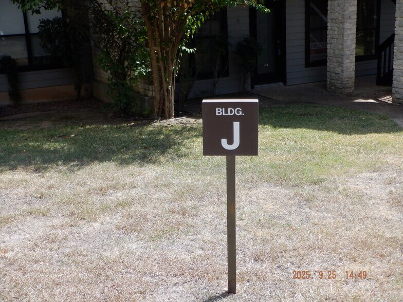 5524 Bee Caves Rd, Austin, TX à vendre - Photo de l’immeuble – Image 2 sur 21