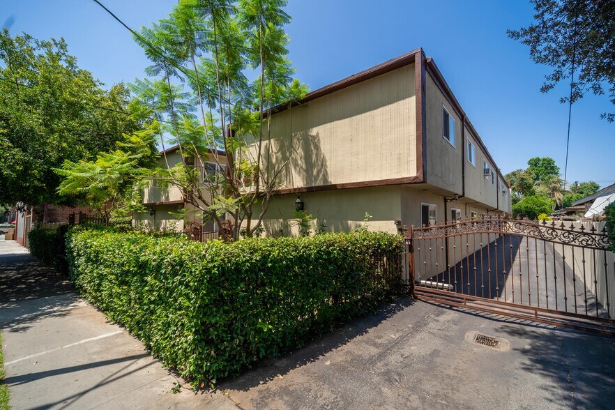 719-721 N Garfield Ave, Pasadena, CA à vendre - Photo de l’immeuble – Image 1 sur 8