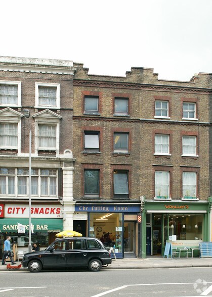 31 Theobalds Rd, Londres à louer - Photo de l’immeuble – Image 2 sur 5