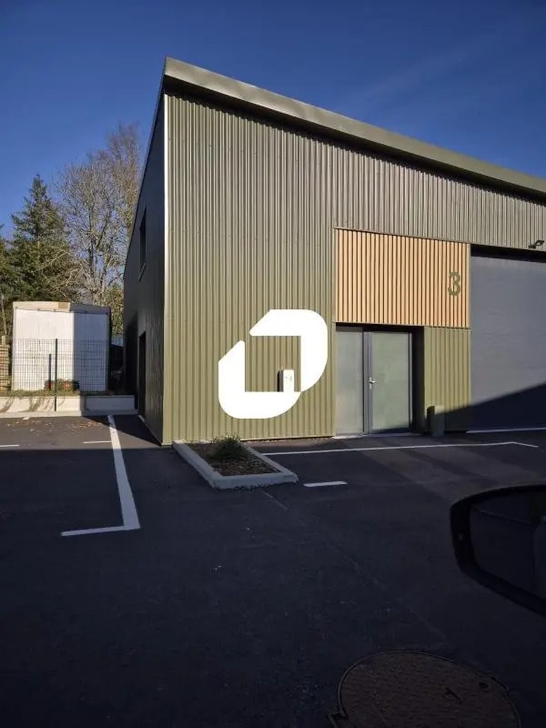 Plus de détails pour Bureau, Local d'activités à louer