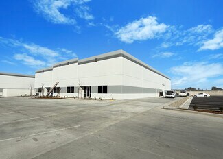 Plus de détails pour 4520-4608 New Horizon Blvd, Bakersfield, CA - Industriel/Logistique à louer
