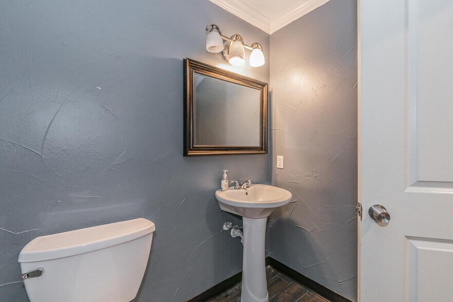 2823 Kendale Dr, Dallas, TX à vendre - Photo de l’immeuble – Image 2 sur 38