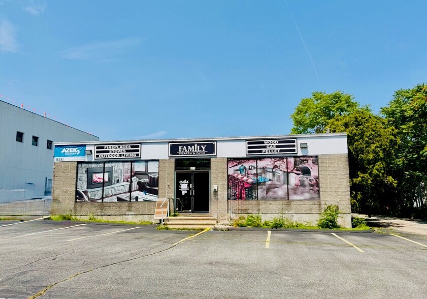 571 Broad St, New London, CT à louer - Photo de l’immeuble – Image 1 sur 19