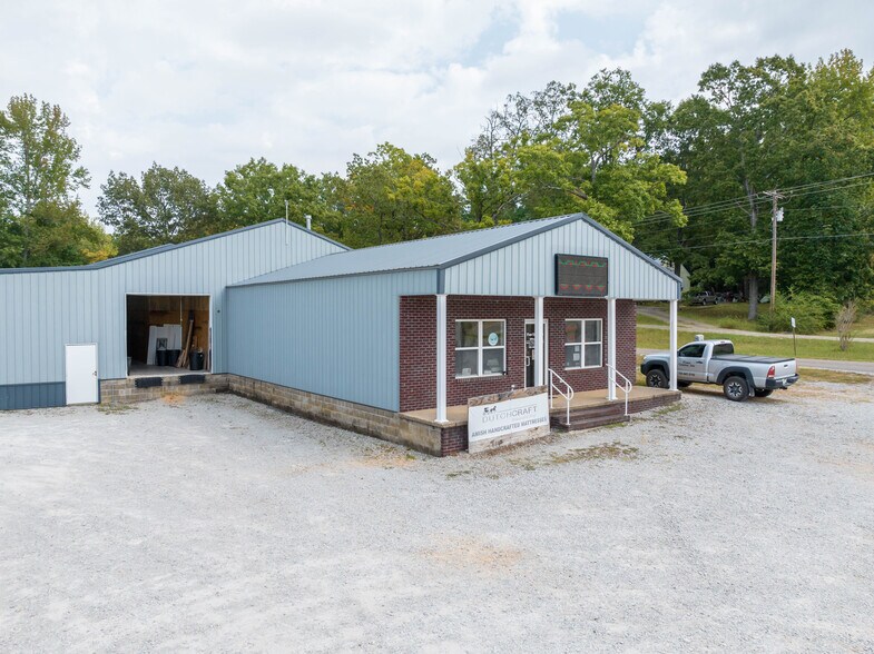 455 E Main St, Parsons, TN à vendre - Photo de l’immeuble – Image 3 sur 48