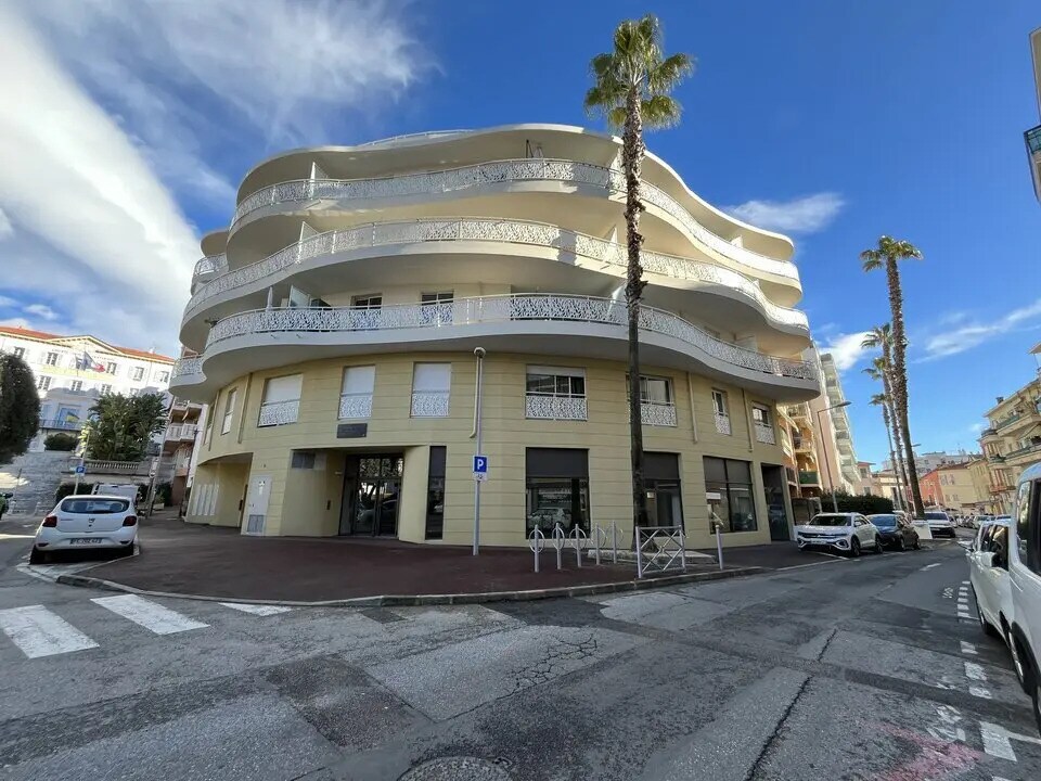 Local commercial dans Cagnes-sur-Mer à vendre Photo de l’immeuble– Image 1 sur 4