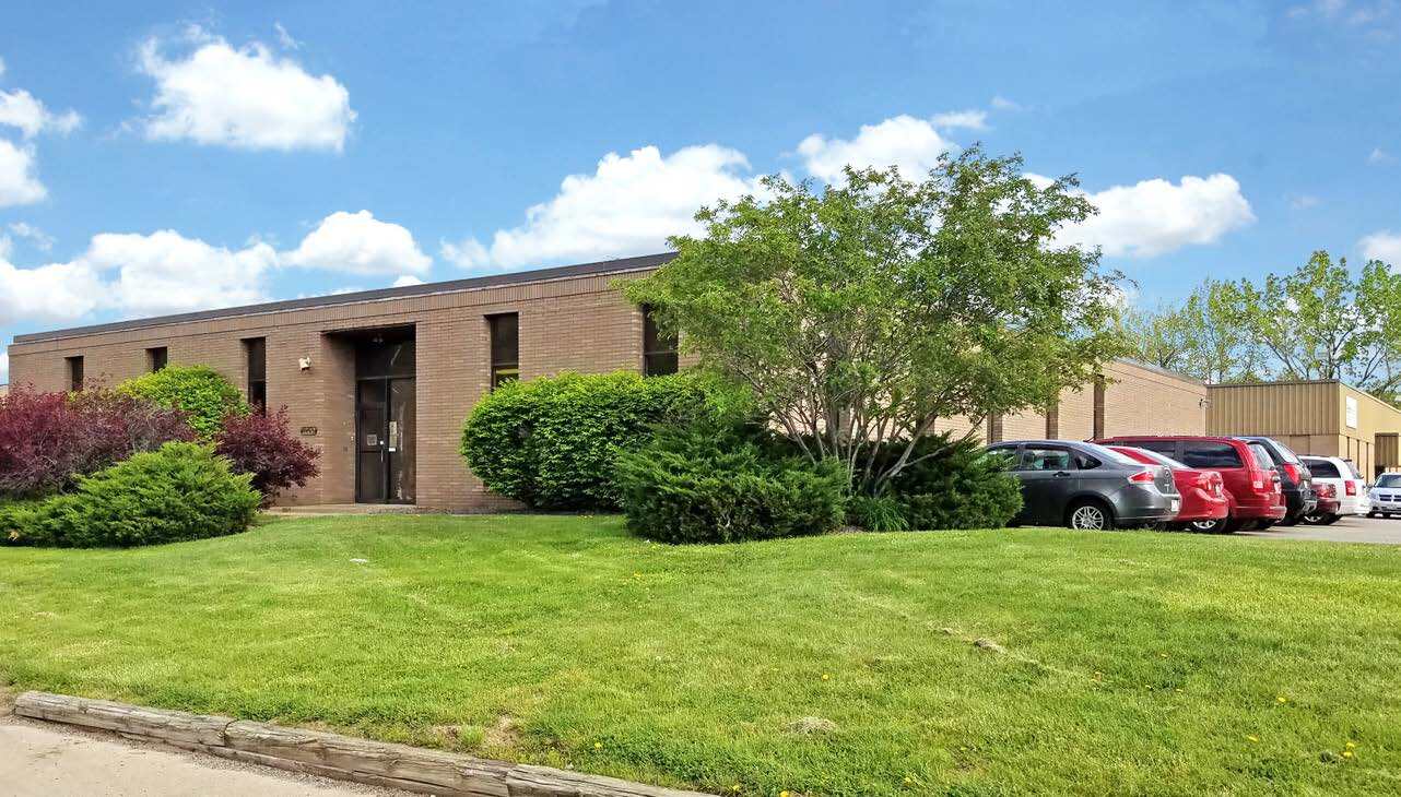 1200-1240 Valley Belt Rd, Brooklyn Heights, OH à louer Photo de l’immeuble– Image 1 sur 7