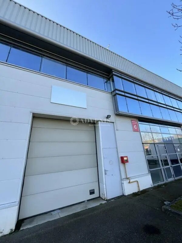 Local d’activités dans BOIS-D'ARCY à louer Photo de l’immeuble– Image 1 sur 5