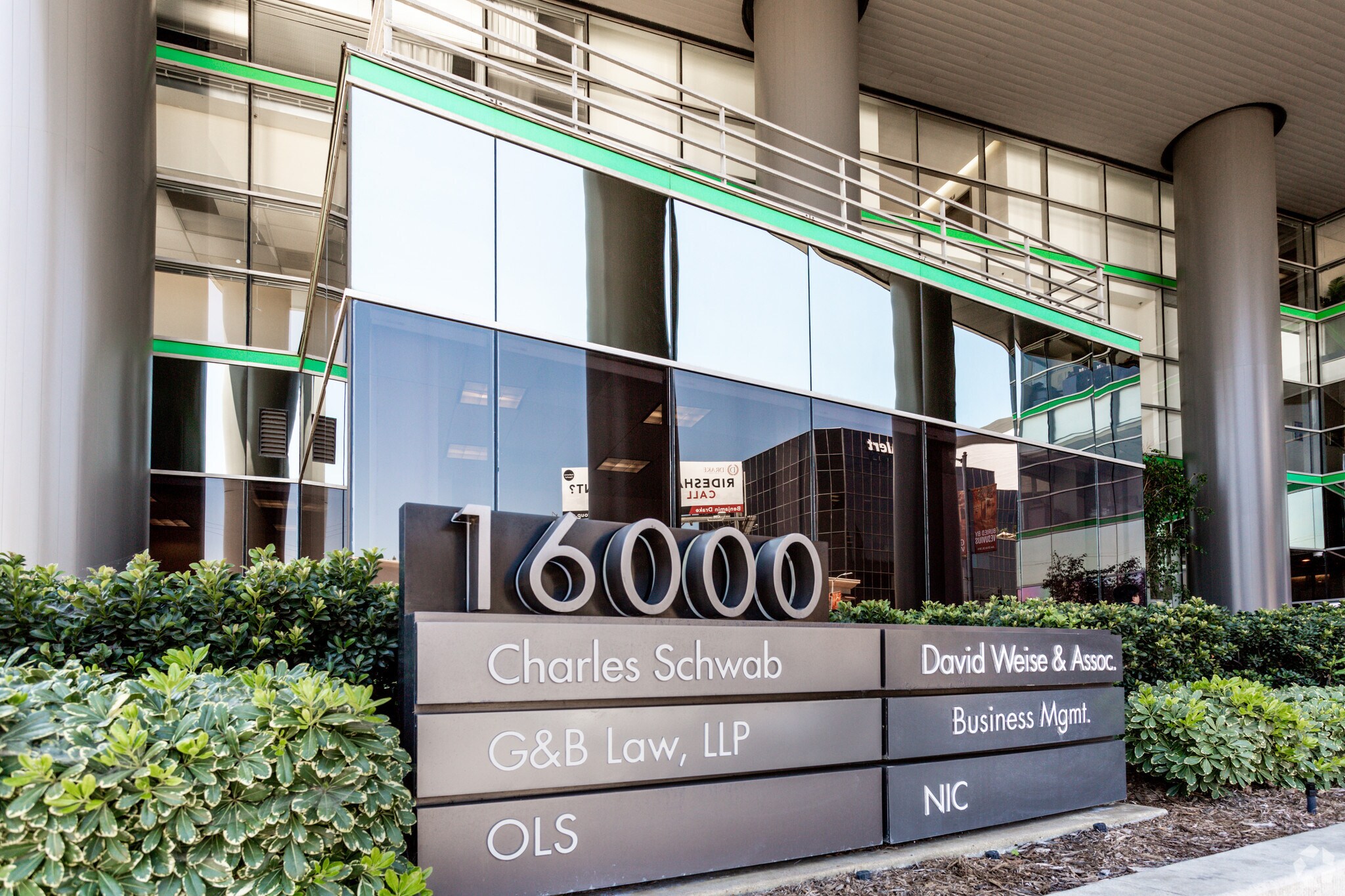 16000 Ventura Blvd, Encino, CA à louer Photo principale– Image 1 sur 16