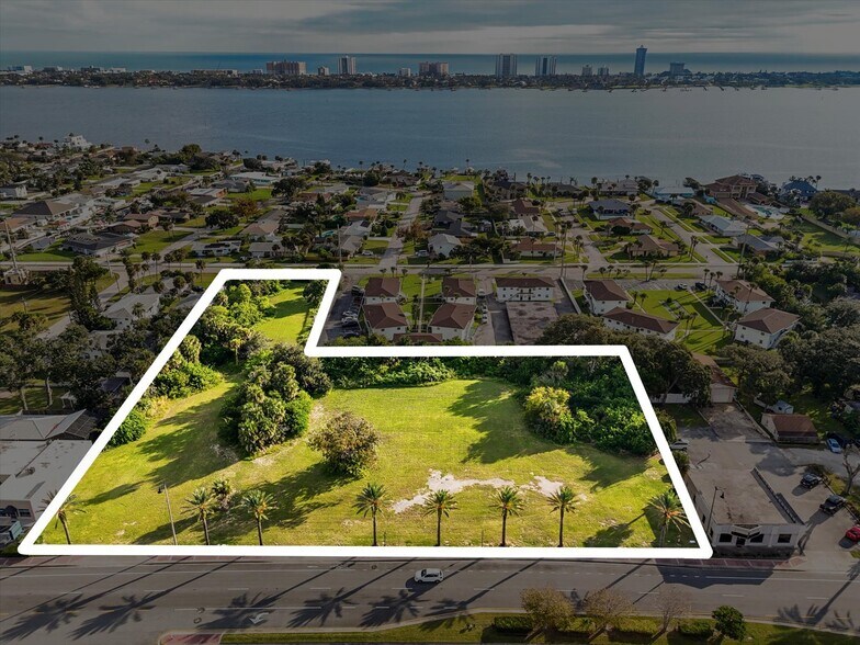 1745 S Ridgewood Ave, Daytona Beach, FL à vendre - Photo de l’immeuble – Image 3 sur 19