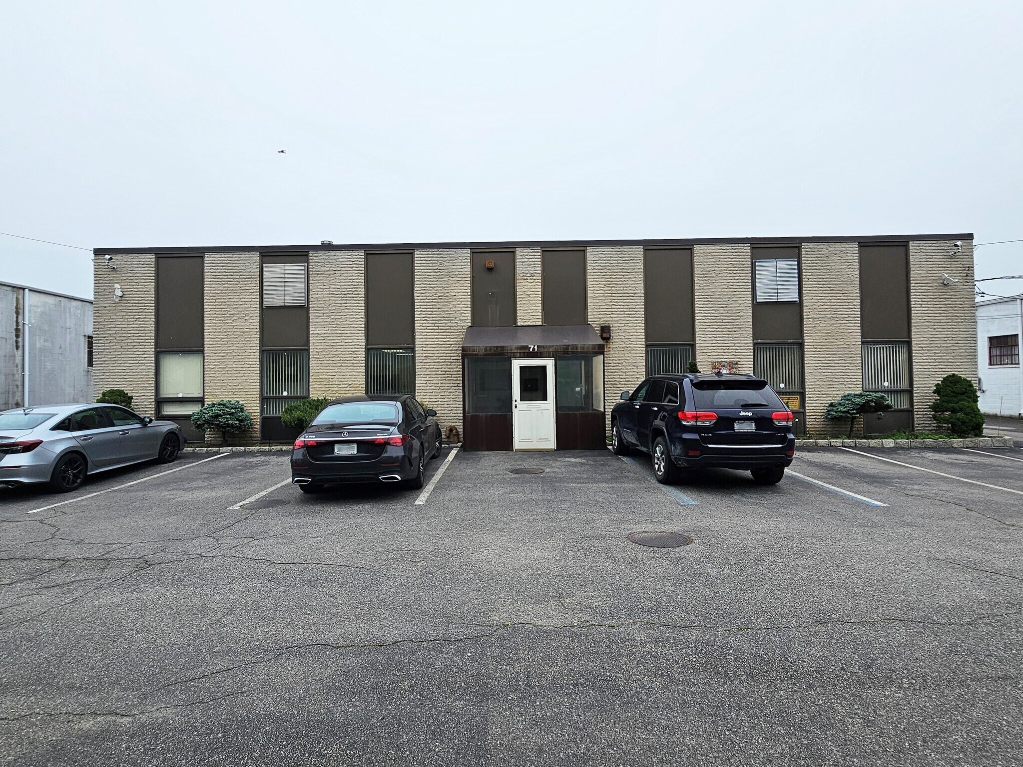 71-73 Cleveland Ave, Bay Shore, NY à vendre Photo de l’immeuble– Image 1 sur 10