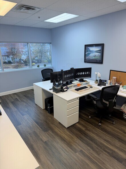 348 N US Hwy 9, Manalapan Township, NJ à louer - Photo de l’immeuble – Image 2 sur 7