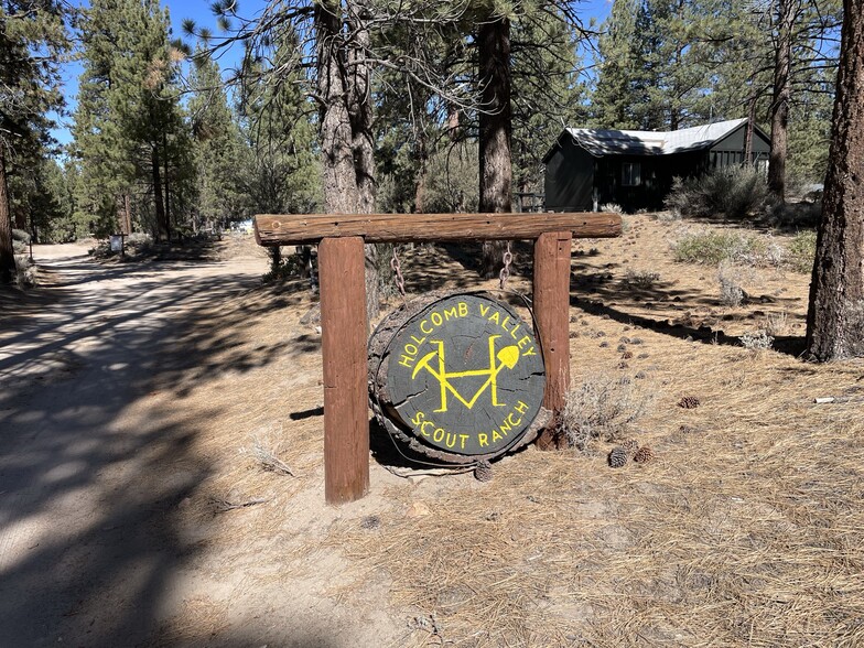 34300 Holcomb Valley Rd, Fawnskin, CA à vendre - Photo de l’immeuble – Image 2 sur 30