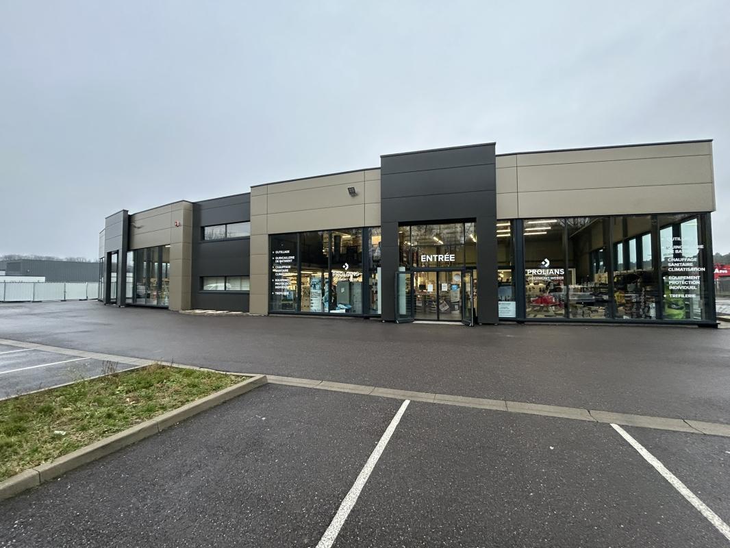 Local commercial dans Saint-Avold à louer Photo de l’immeuble– Image 1 sur 6